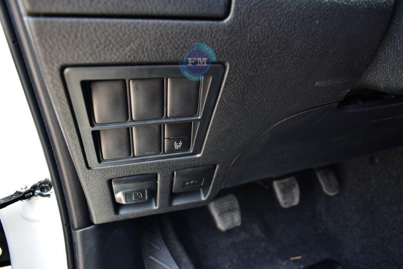 Toyota Hilux Double Cab GLX 2.7L 4WD 5 Seater Manual