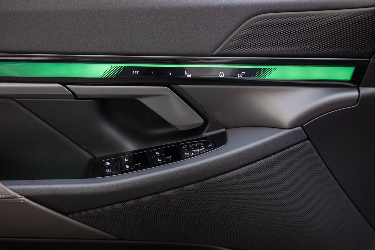 BMW 520i 520i | 4,211 P.M | 0% Downpayment | Agency Warranty!