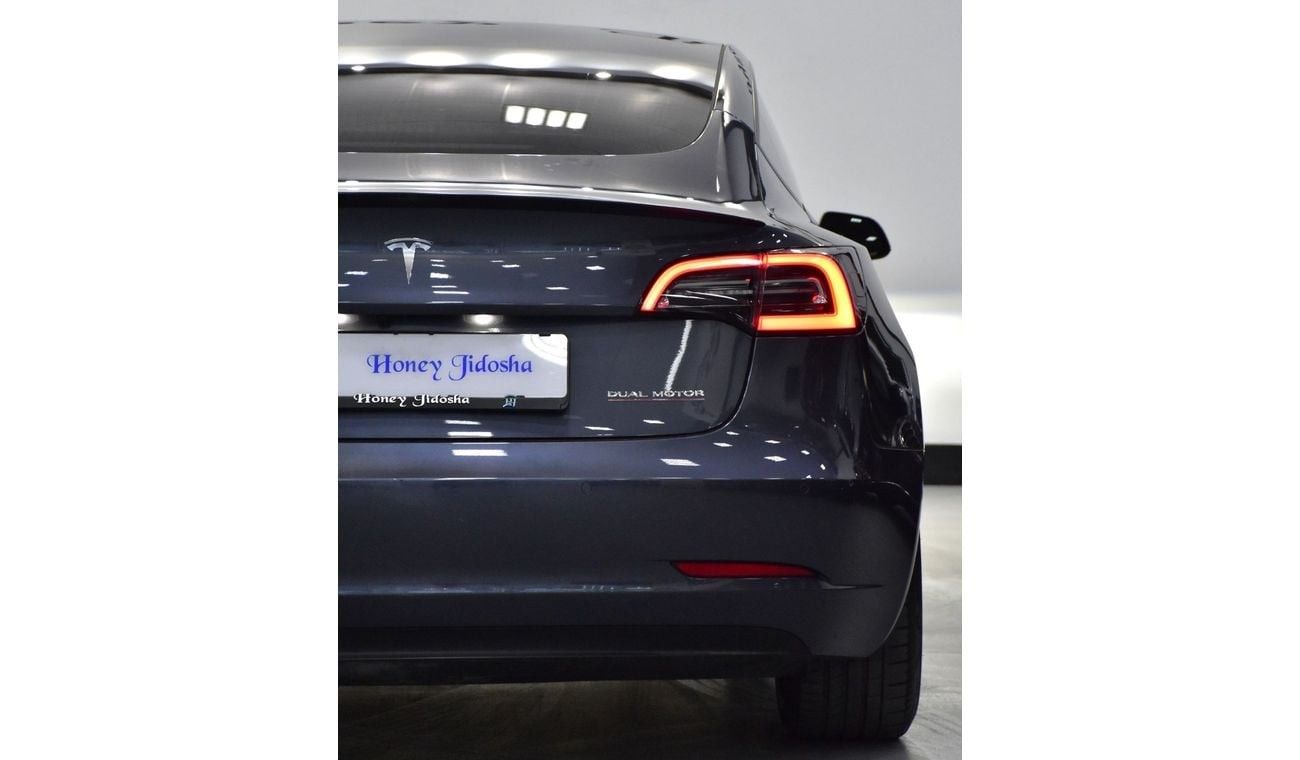 Tesla Model 3 EXCELLENT DEAL for our Tesla Model 3 Performance ( 2021 Model ) in Midnight Silver Color GCC Specs