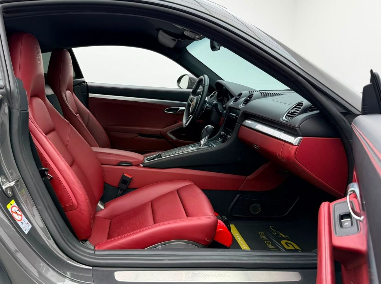 بورش كايمان 718 2024 Porsche 718 Cayman Style Edition, 2028 Porsche Warranty, 2029 Porsche Service Pack, Low Km, GCC
