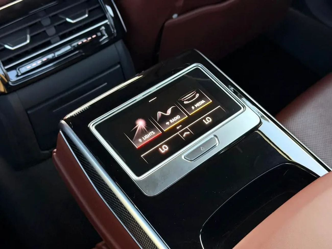 Audi S8 Black Edition GCC Specs
