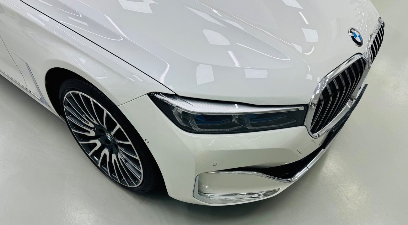 بي أم دبليو 750Li xDrive 4.4L (523 HP)