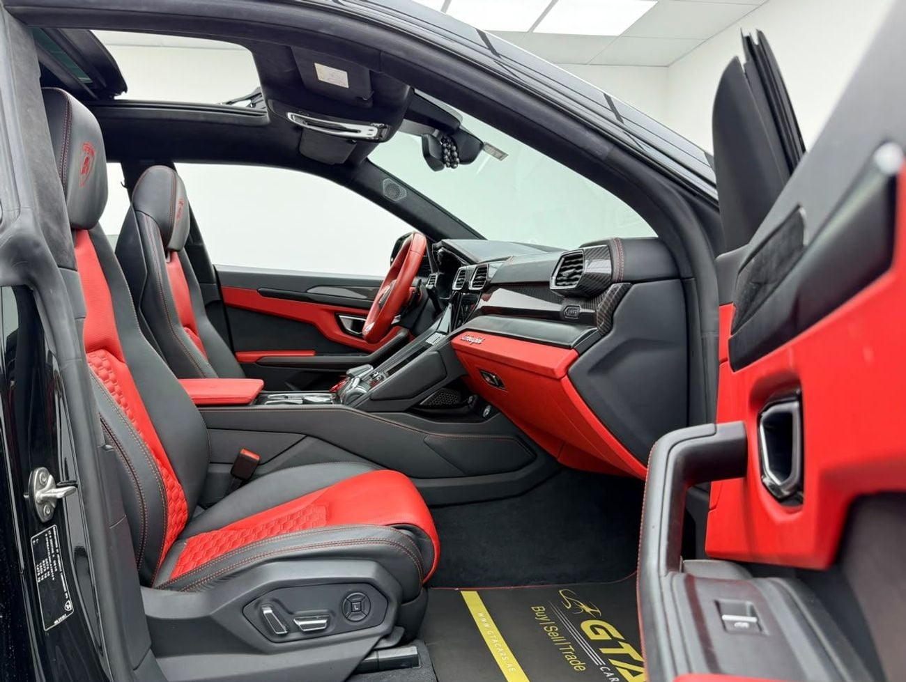 Lamborghini Urus NOVITEC 2021 Lamborghini Urus With Novitec Kit, Warranty, Full Service History, Carbon Fiber Package, Euro