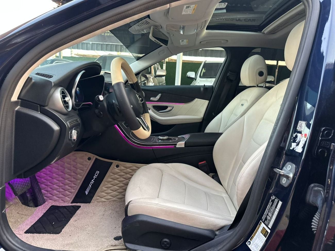 مرسيدس بنز C 300 2.0 لتر Turbocharged - عدد 4 سلندر (9G-TRONIC)
