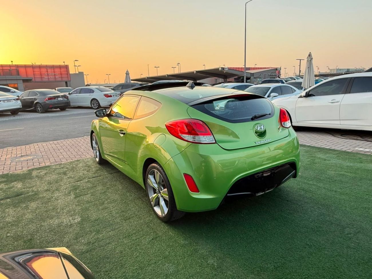 Hyundai Veloster panoramic sunroof, first owner, two keys