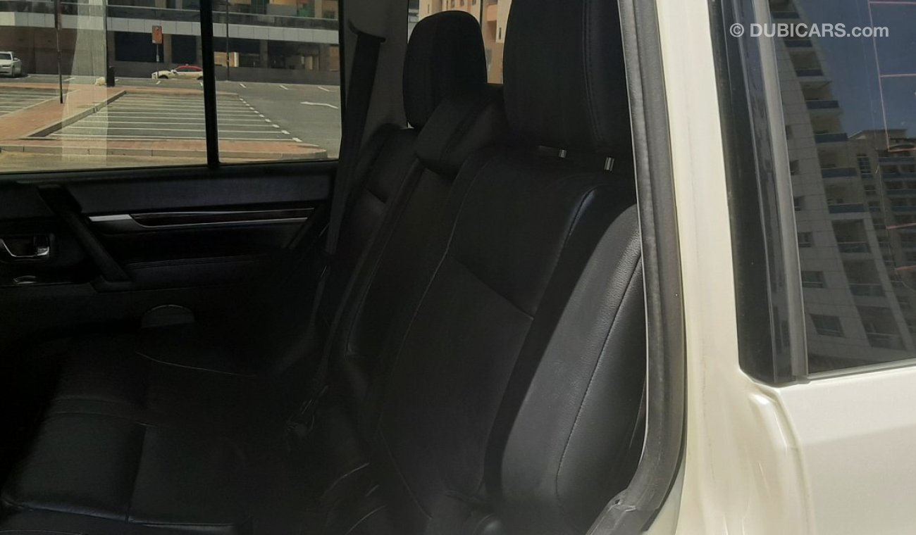 ميتسوبيشي باجيرو 3.8