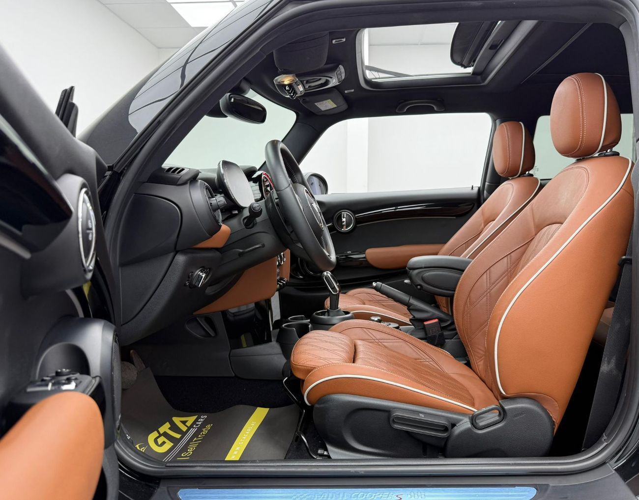 Mini Cooper S 2.0L (4 Seater) 2023 Mini Cooper S, 2028 MINI Warranty + Service Pack, Full MINI Service History,