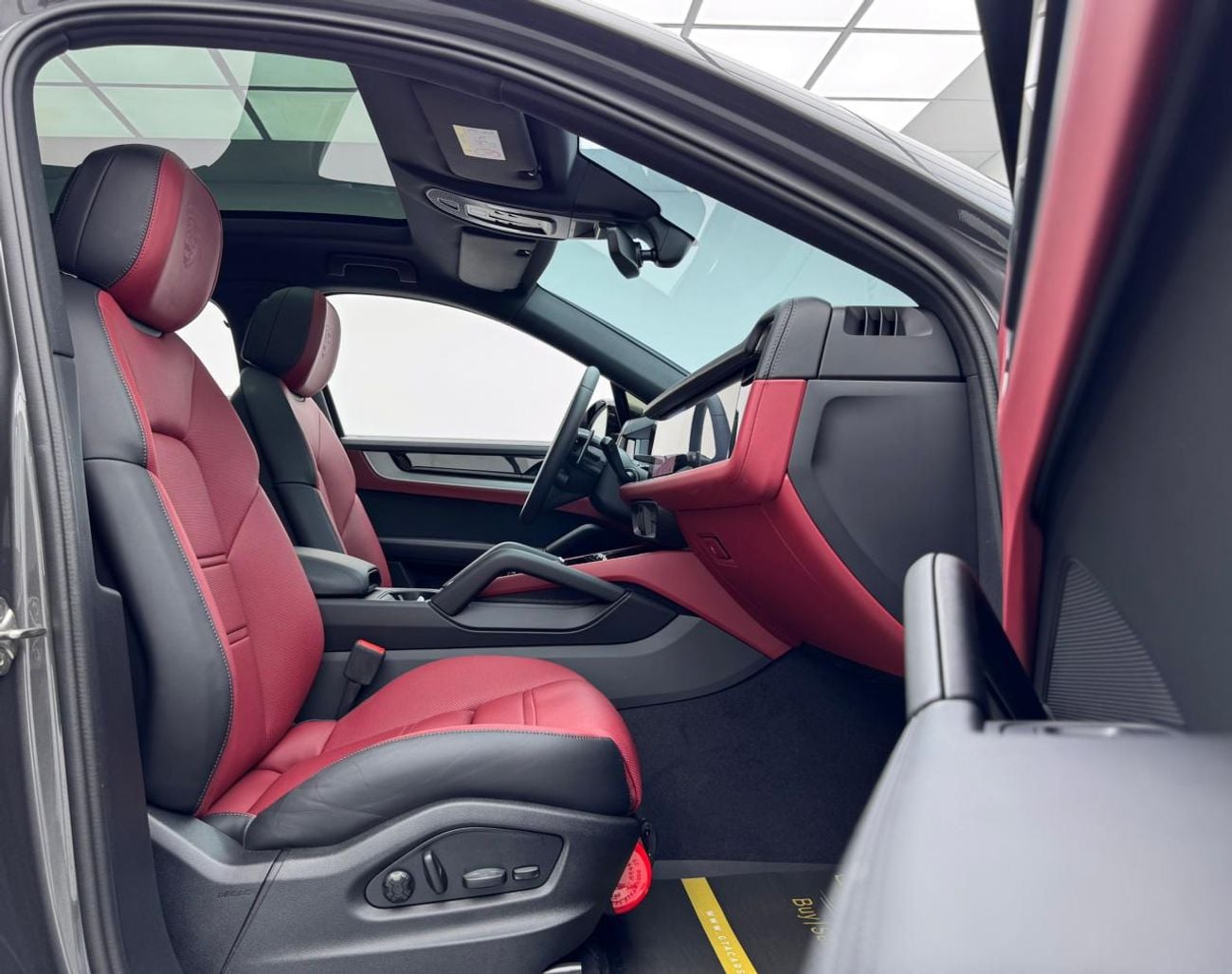 Porsche Cayenne Base Coupe 2025 Porsche Cayenne, Porsche Warranty+Service Contract, GCC