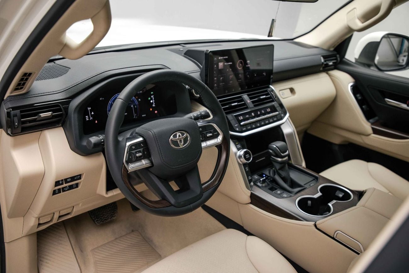 تويوتا لاند كروزر GXR 3.5L - White Inside Beige | Export Only