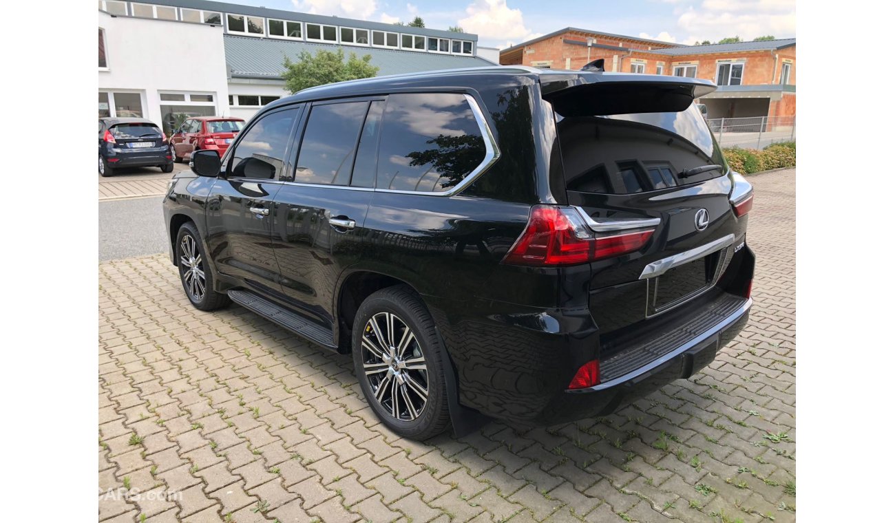 Lexus LX570 Luxury 7 Seats ARMORED B6/B6