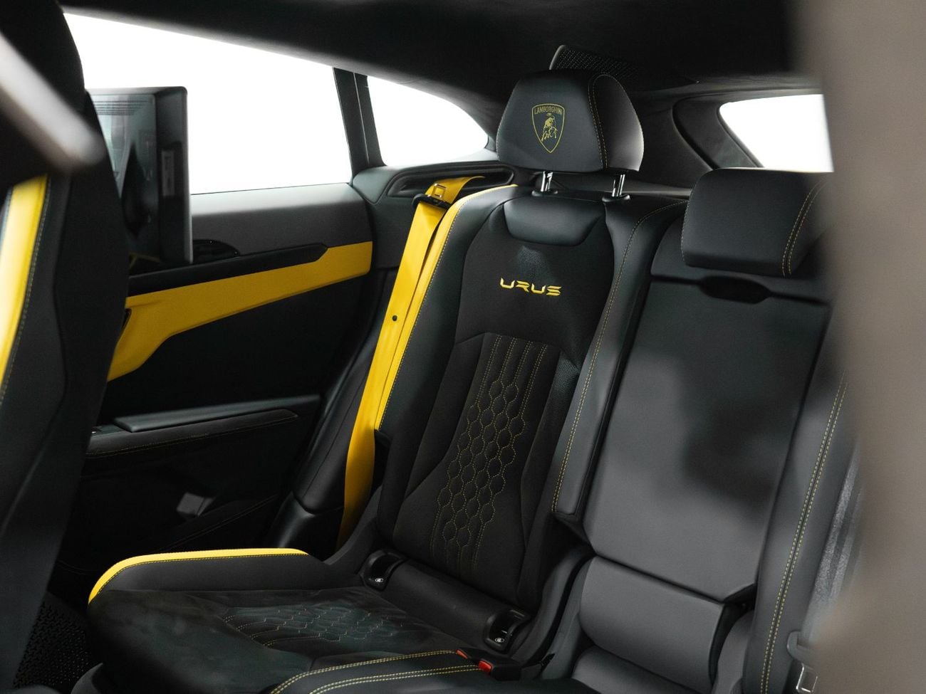 لامبورغيني اوروس 2024 | 4.0 L TWIN-TURBO V8 | ULTIMATE COMBINATION OF SUPERCAR + SUV | FULL OPTION | LOW MILEAGE