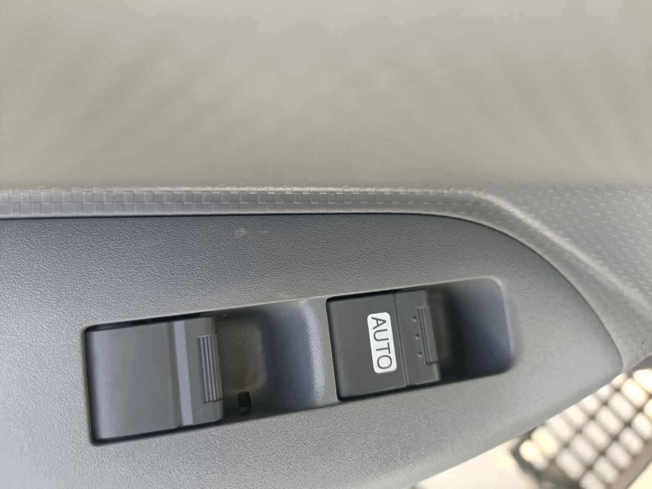 Isuzu NMR ISUZU NMR DUMP TRUCK, 4570 CC 4-CYLINDER DIESEL ENGINE, MODEL 2025, GVW 4800KG