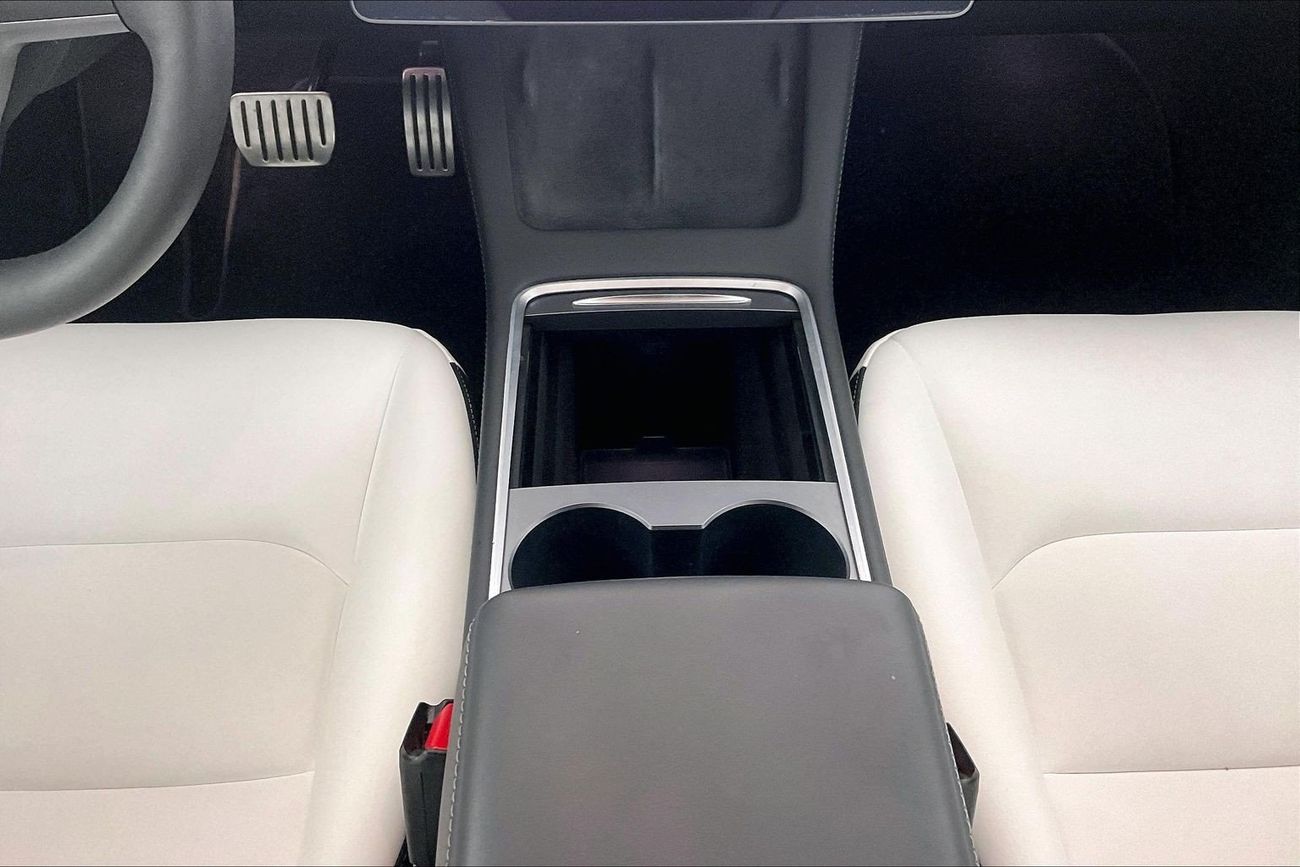 تسلا موديل 3 Performance (Dual Motor) | National Day Celebration | شامل الضمان | 0 ﺪﻔﻋﺓ ﺃﻮﻟﻯ