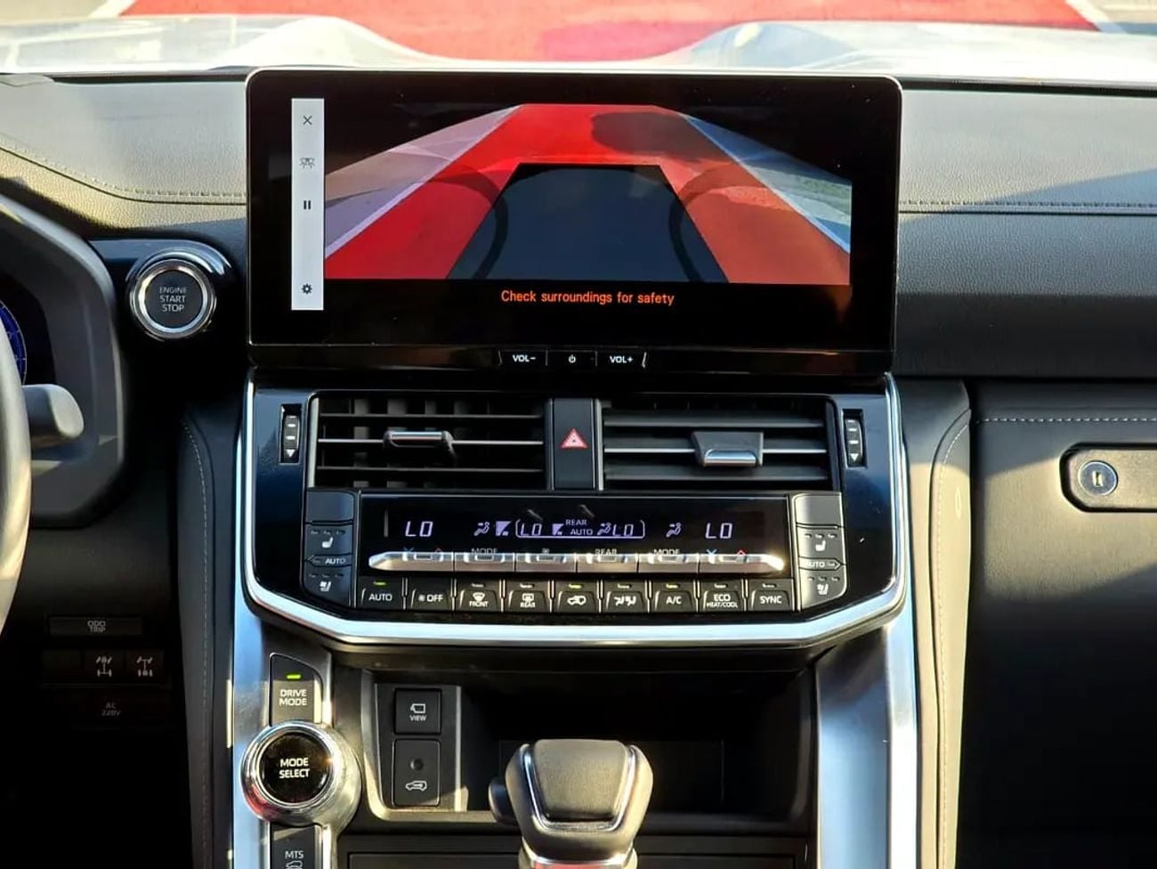 تويوتا لاند كروزر LC300 VXR - HYBRID - BLACK INSIDE BLACK RED - - GCC SPECS