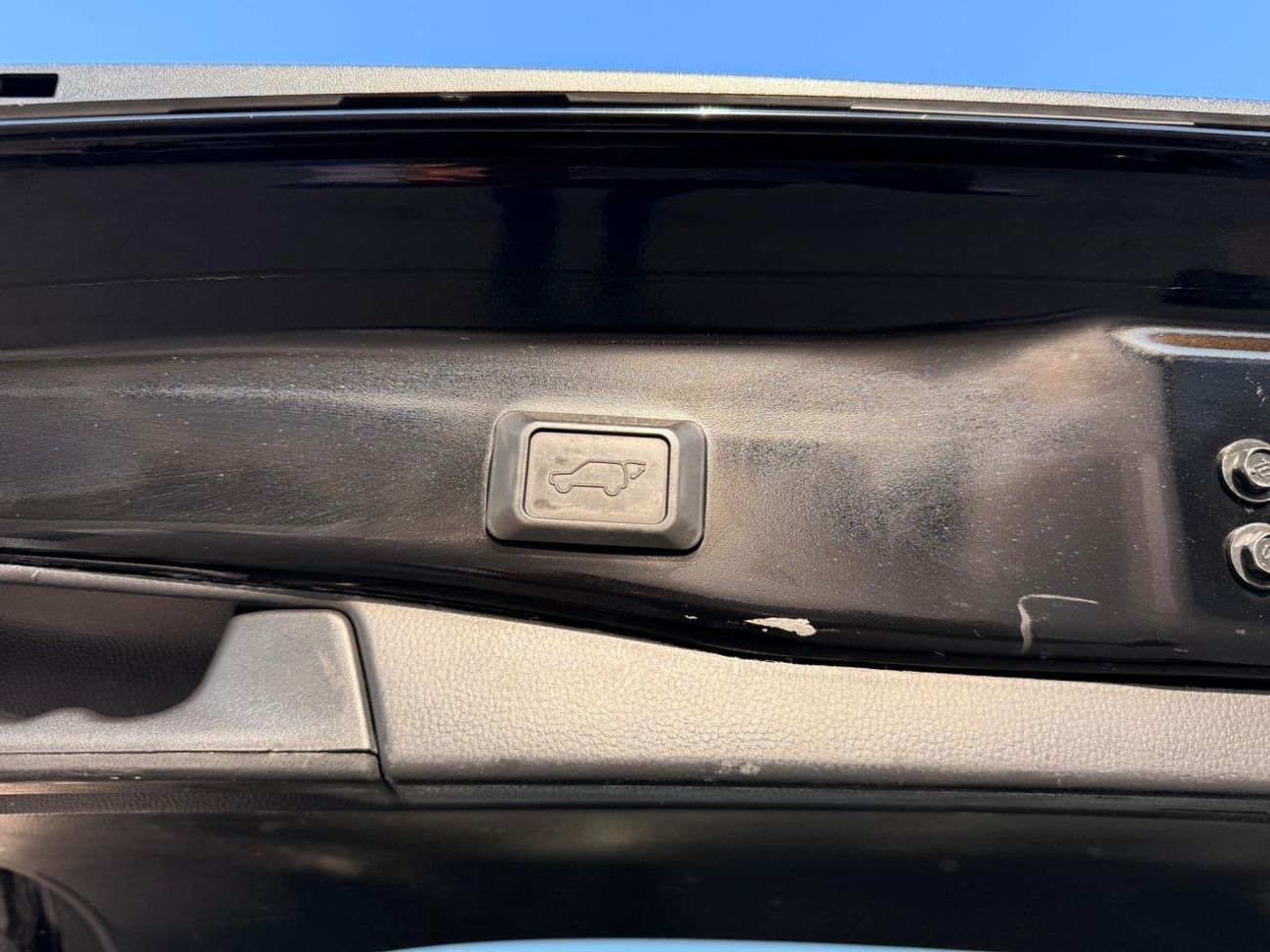 Toyota RAV4 XLE premium 2.5 L Full option