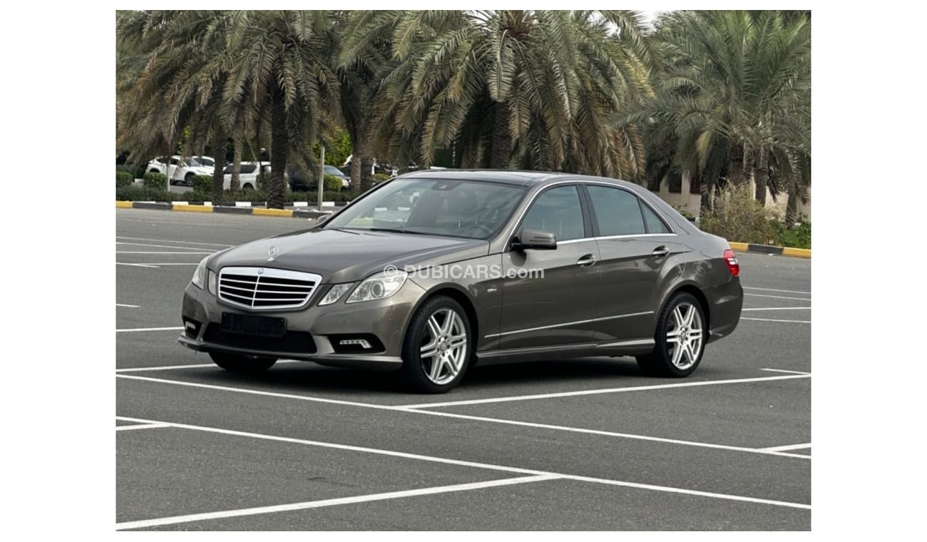 Mercedes-Benz E 250 Model 2010 GCC CAR PERFECT CONDITION INSIDE AND OUTSIDE FULL OPTION PANORAMIC ROOF LEATHER SEATS NAV