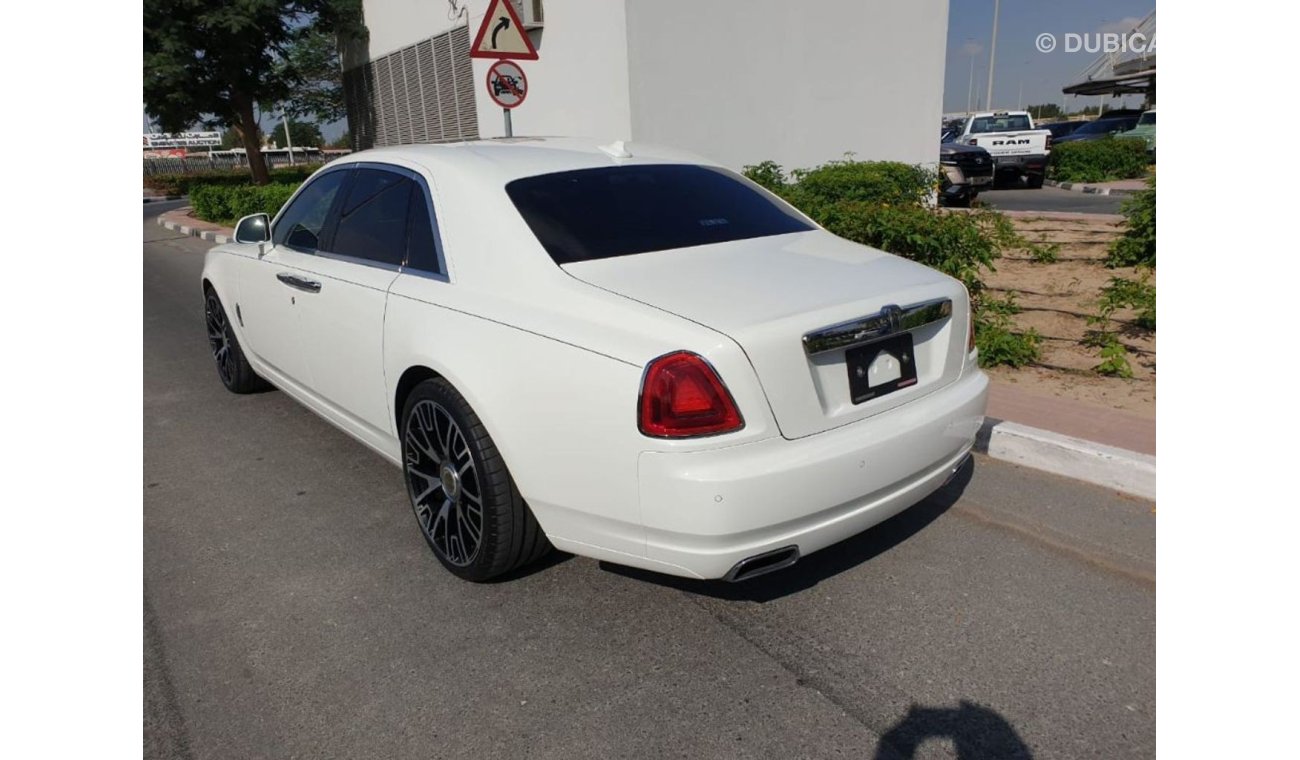 Rolls-Royce Ghost 2012 REAR ENTERTAINMENT JAPANESE SPECS