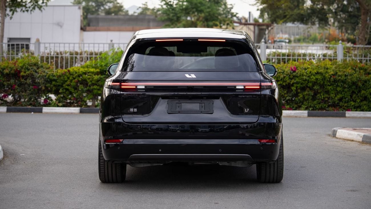 Li Auto L7 Ultra 1.5L - Black Inside Black & White | Export Only