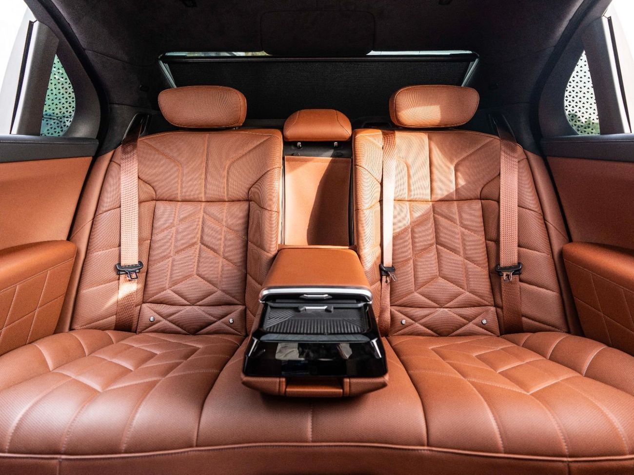 بي أم دبليو 735i LUXURY