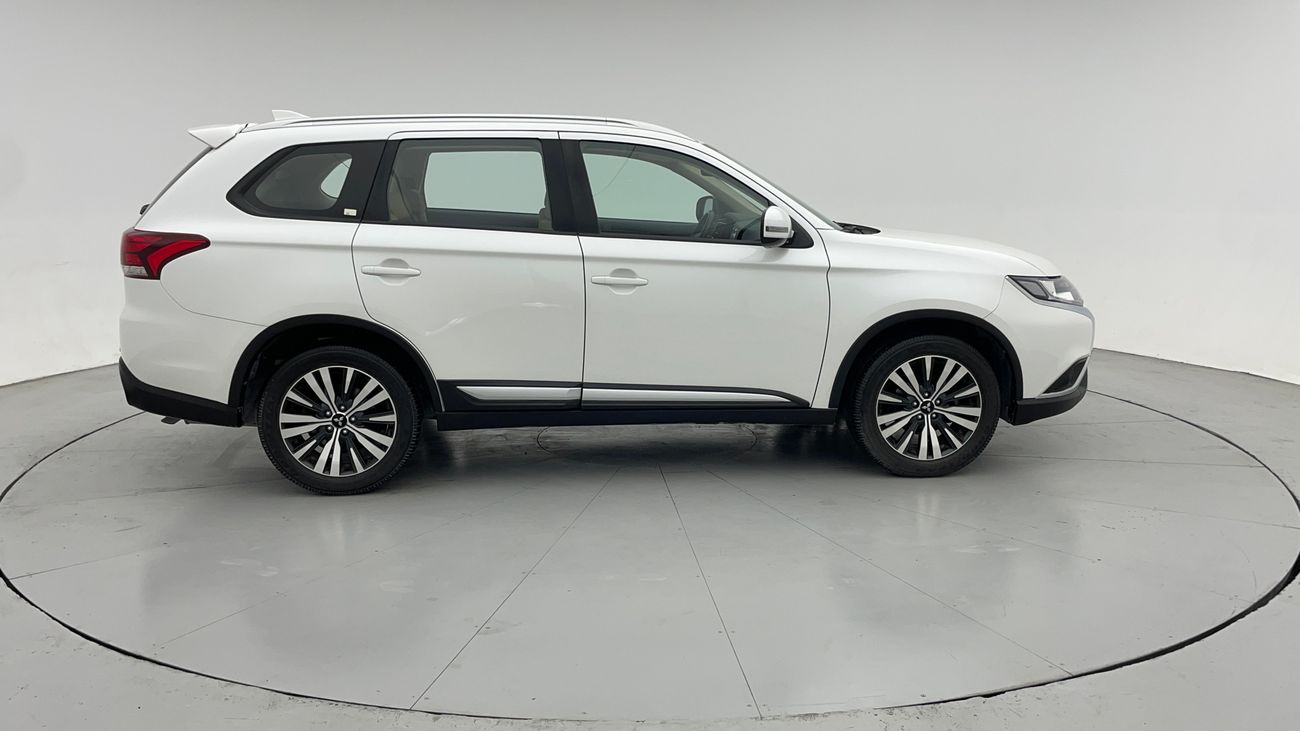 ميتسوبيشي آوتلاندر GLX LOWLINE 2.4 | بدون دفعة مقدمة | اختبار قيادة مجاني للمنزل