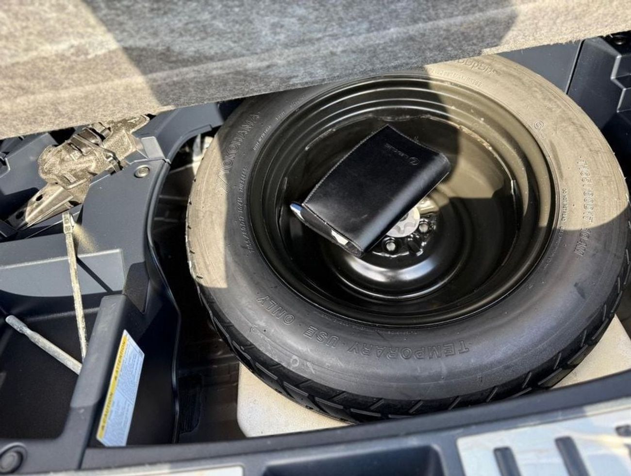 Lexus NX300 Premium Red interior, Sunroof