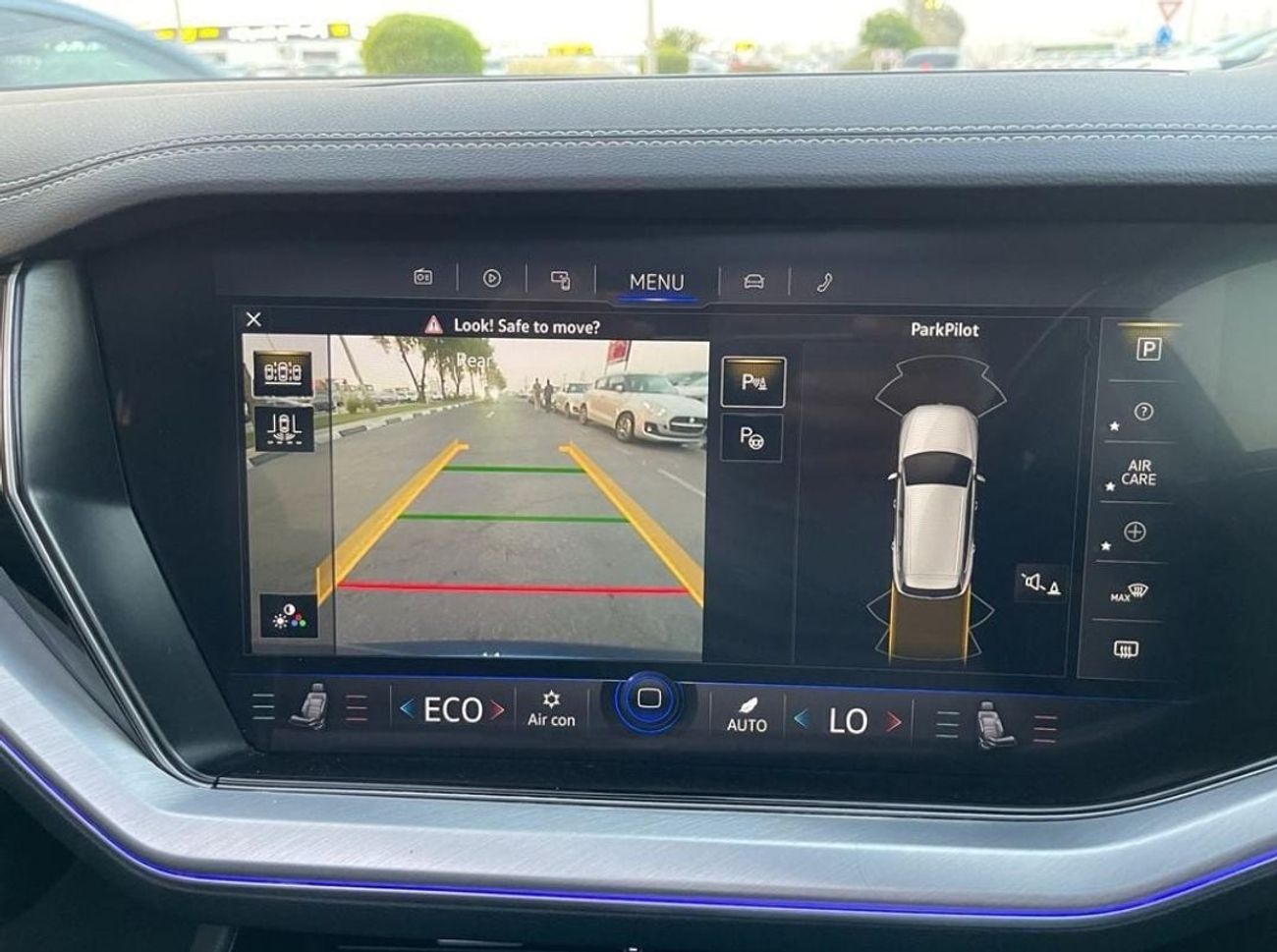 فولكس واجن طوارق Right-Hand drive V6 diesel Auto