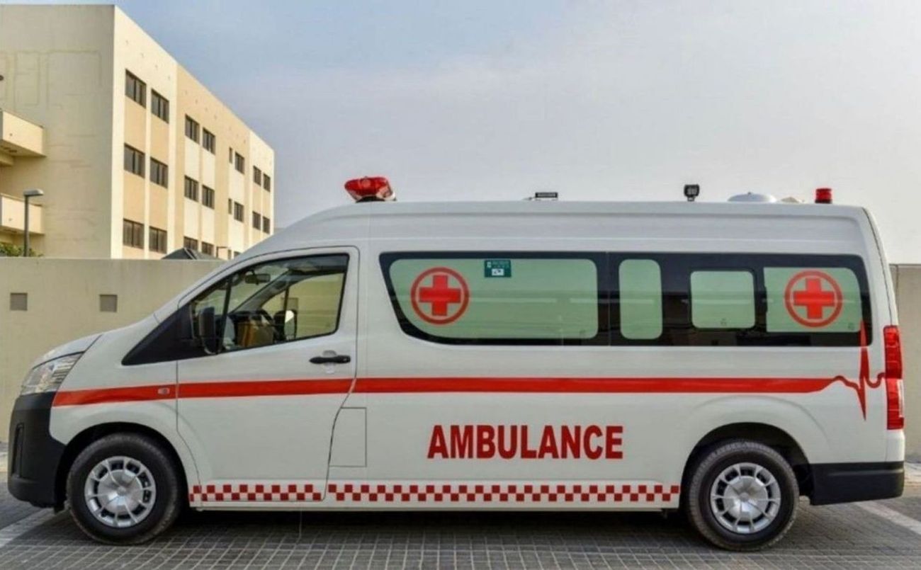 تويوتا هاياس كوميتور GL  سقف عالي كوميتور GL  سقف عالي ambulance full equipment اتوماتيك