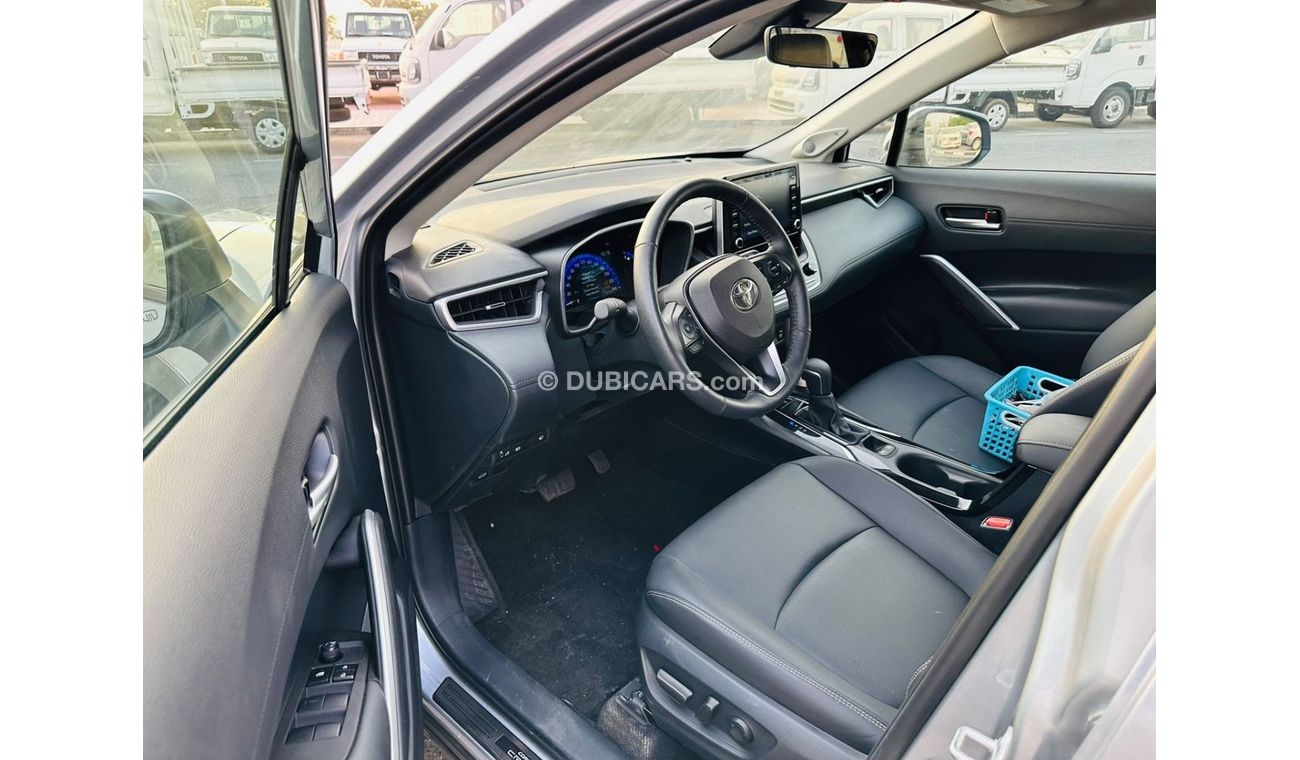 تويوتا كورولا كروس Toyota Corolla cross 2022 Full option 4x4