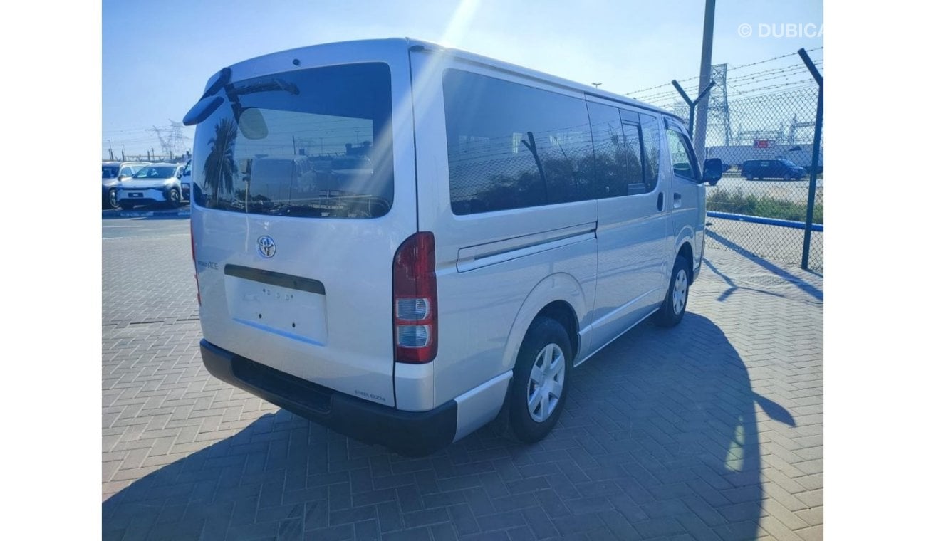 Toyota Hiace KDH205-0017125 || CC2500	|| DIESEL|| RIGHT HAND DRIVE || ONLY FOR EXPORT.