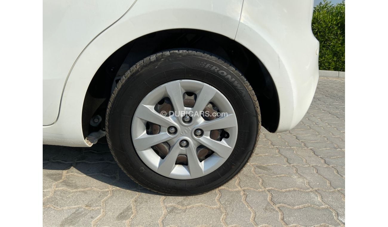 Kia Rio Kia Rio model 2015 GCC very celen I car km 173,459 price 21,000 m00971545994592