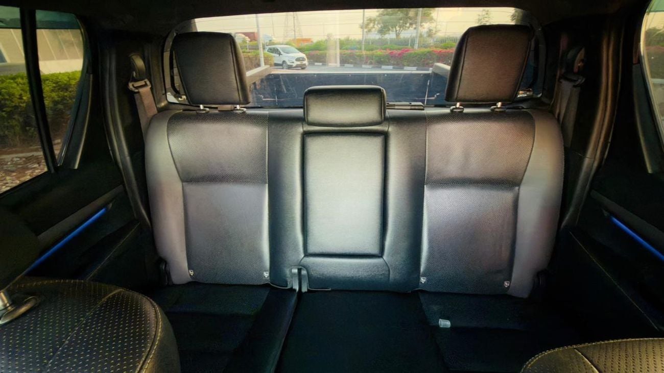 Toyota Hilux MODIFIED TO ROCCO GR SPORTS | NUDGE BAR | AUTO TRANSMSSION | LEATHER SEATS | JBL MULTIMEDIA SCREEN A