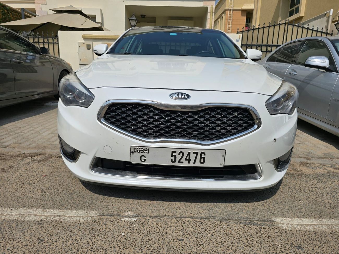 Kia Cadenza Premium, Full Options with a Panoramic Sunroof