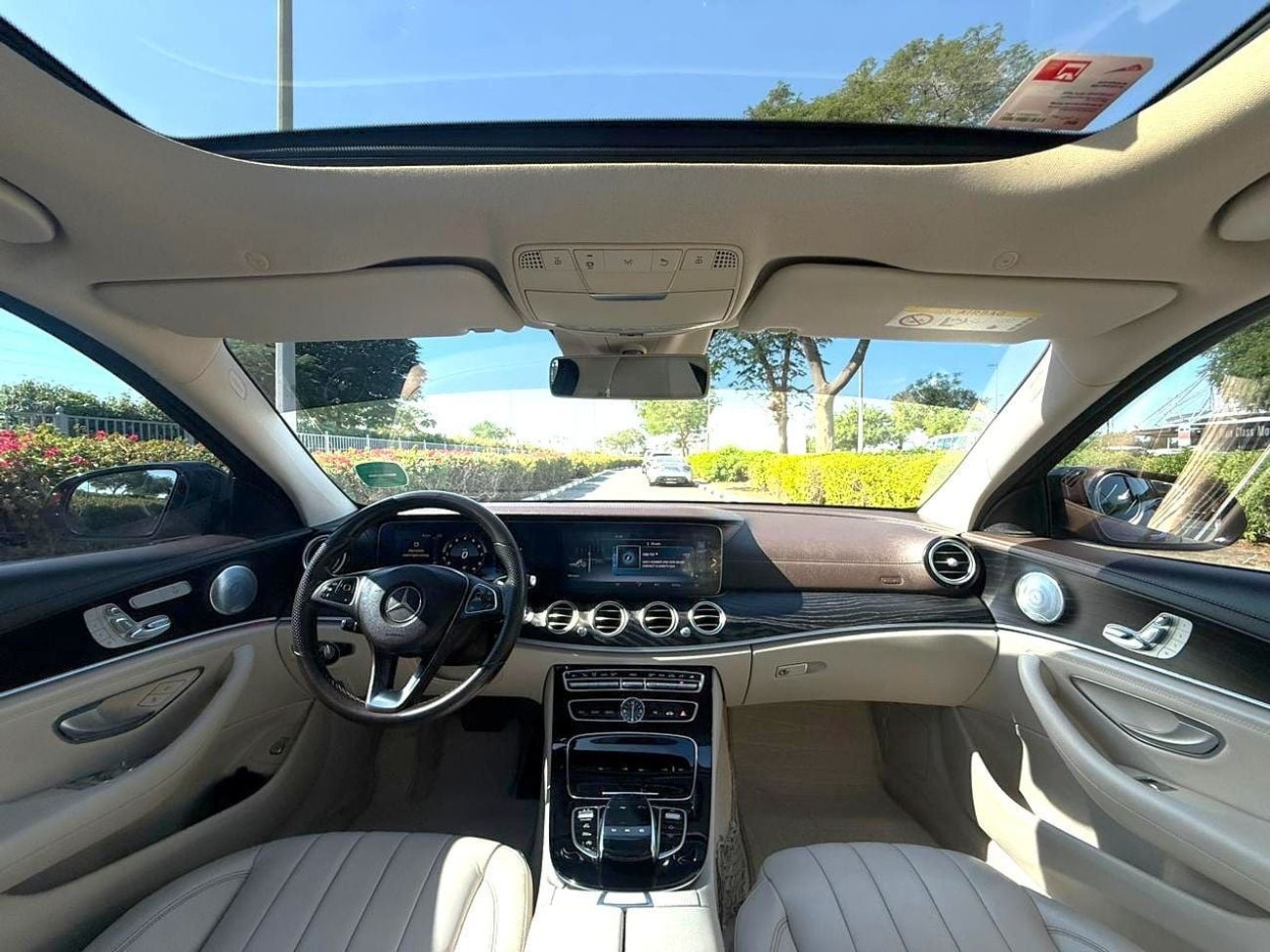 Mercedes-Benz E200 MERCEDES BENZ E200 | GCC SPECS | YEAR: 2017 | KMS: 178,500 | FULL OPTION