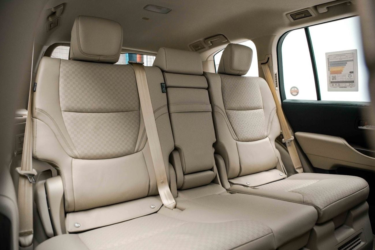 تويوتا لاند كروزر LC300 VXR 3.5L - Pearl White Inside Beige | Export Only