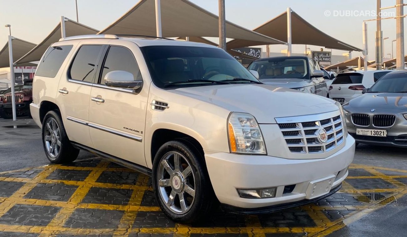 Cadillac Escalade GCC, Full options