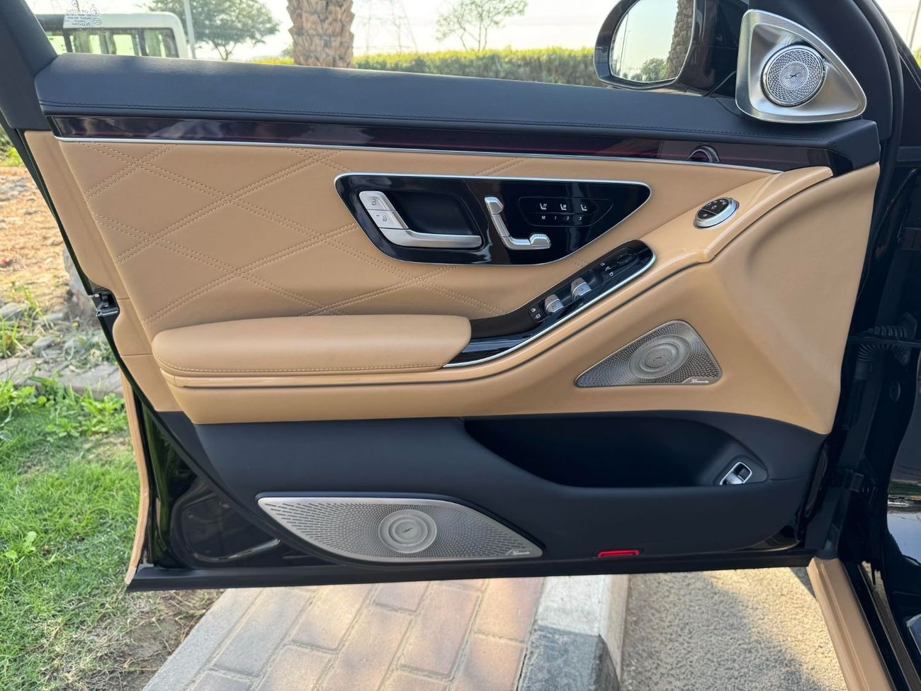 Mercedes Maybach S680 Maybach **2023** GCC SPEC UNDER WARRANTY AND SERVICE