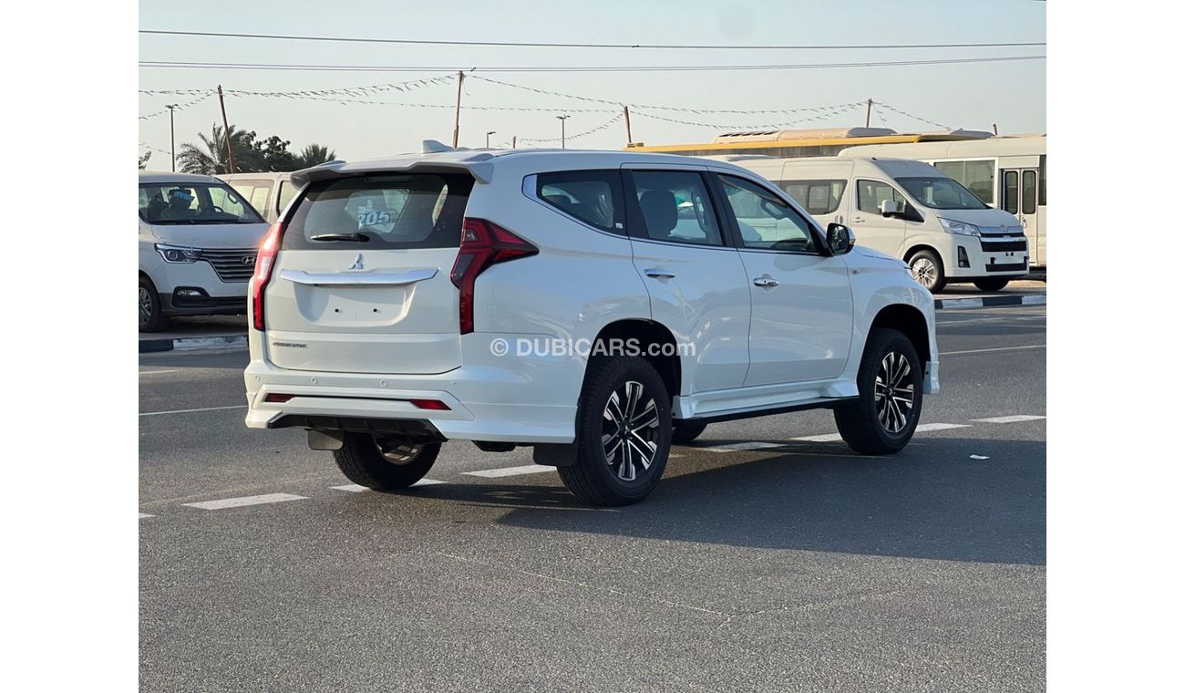 Mitsubishi Montero Montero Sport 2022 3.0L D49 | GCC specs 4x4 (Sunroof) | Body Kit | Exterior White