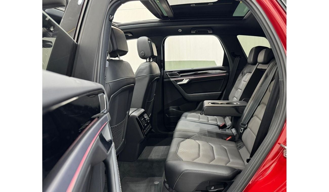 Volkswagen Touareg R-Line 3.0L 4WD 2024 Volkswagen Touareg R-Line Black Edition, 2029 VW Warranty, 2028 VW Service Pack