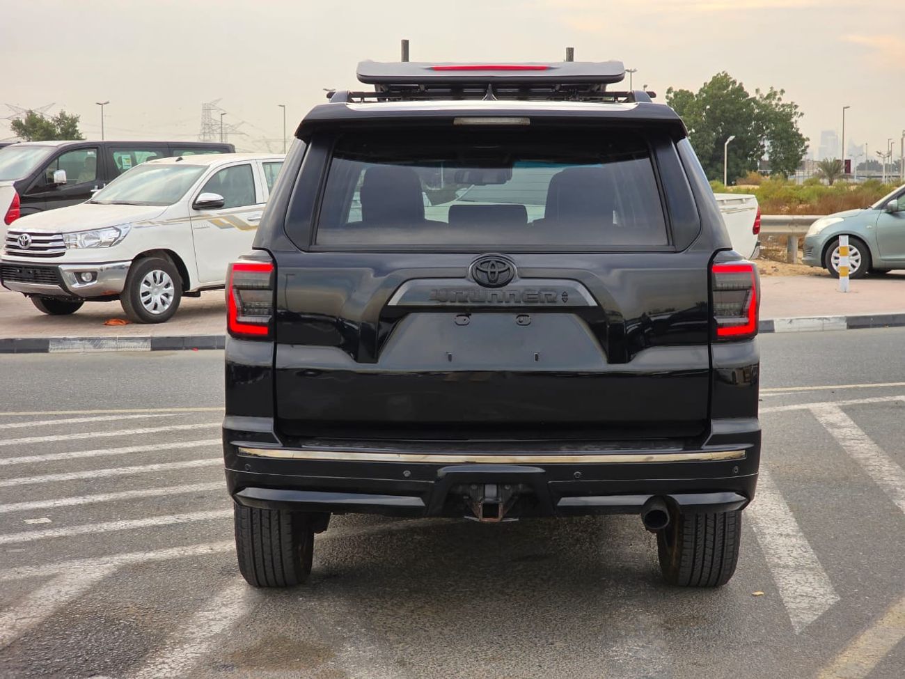 تويوتا Runner4 Nightshade Edition