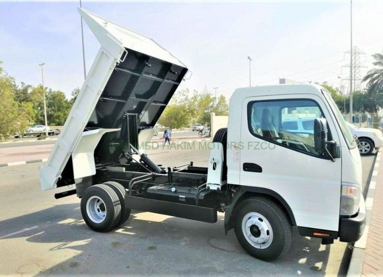 ميتسوبيشي فوسو كانتير قلاب 4 طن