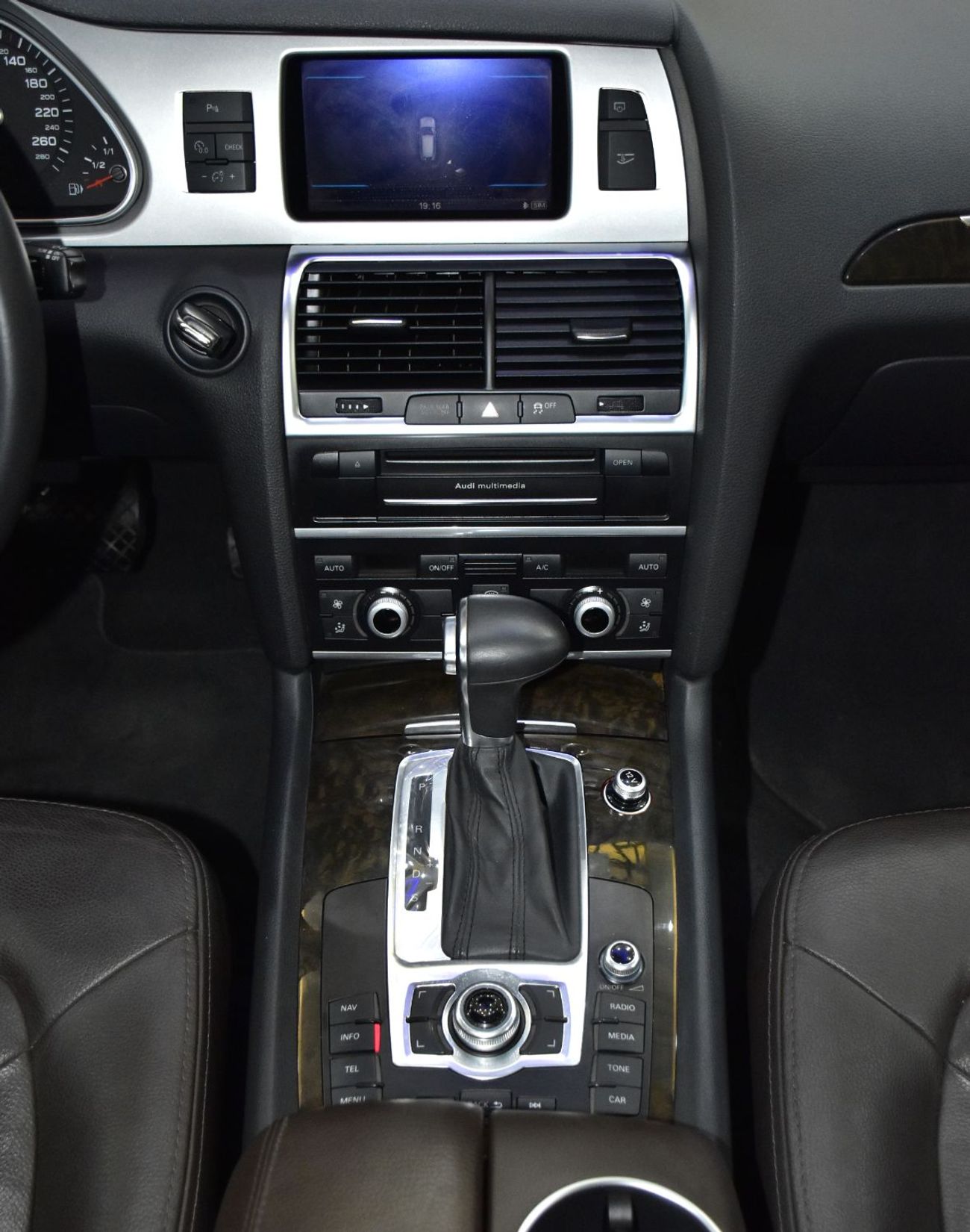 Audi Q7 EXCELLENT DEAL for our Audi Q7 35 TFSi ( 2014 Model ) in Black Color GCC Specs