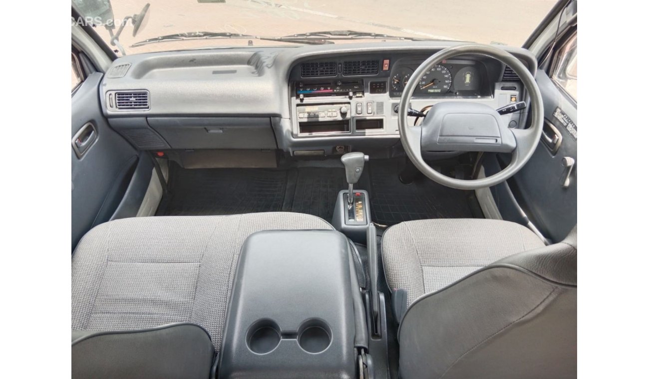 تويوتا هاياس TOYOTA HIACE VAN RIGHT HAND DRIVE (PM1572)