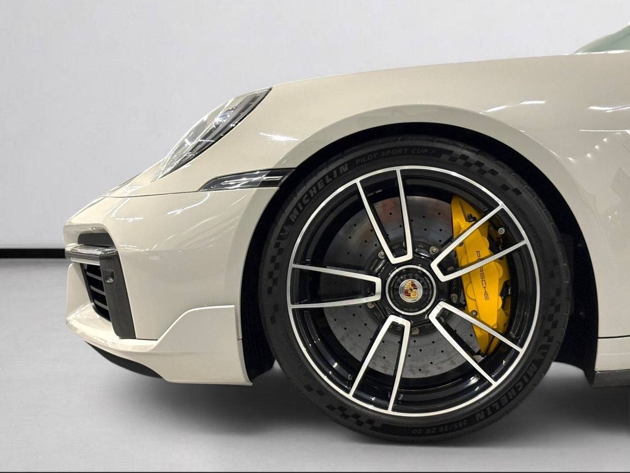Porsche 911 CARBON AERO KIT | CRAYON GREY | FULL AGENCY HISTORY | PORSCHE 911 TURBO S | 2021 | GCC