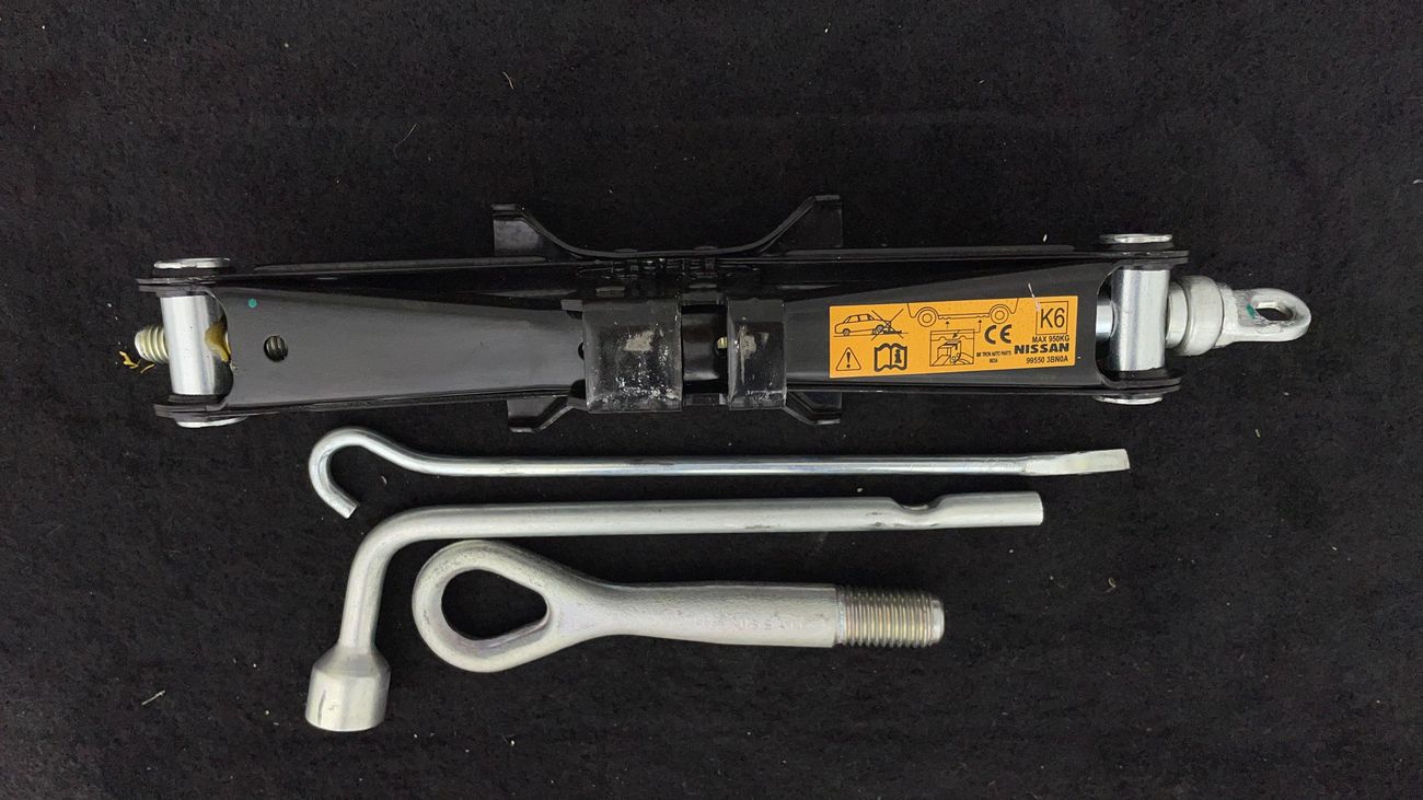 نيسان صني S 1.5 | بدون دفعة مقدمة | اختبار قيادة مجاني للمنزل