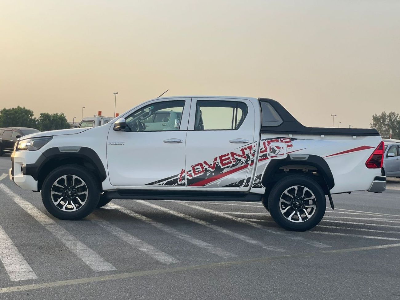 Toyota Hilux 2021 Toyota Hilux GL Advanture Modified - 2.7L V4 - AWD 4x4 - 360* CAM - Patrol - 2 Keys -