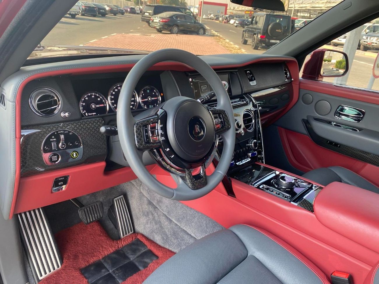 Rolls-Royce Cullinan Black Badge GCC SPEC UNDER WARRANTY NEAT AND CLEAN