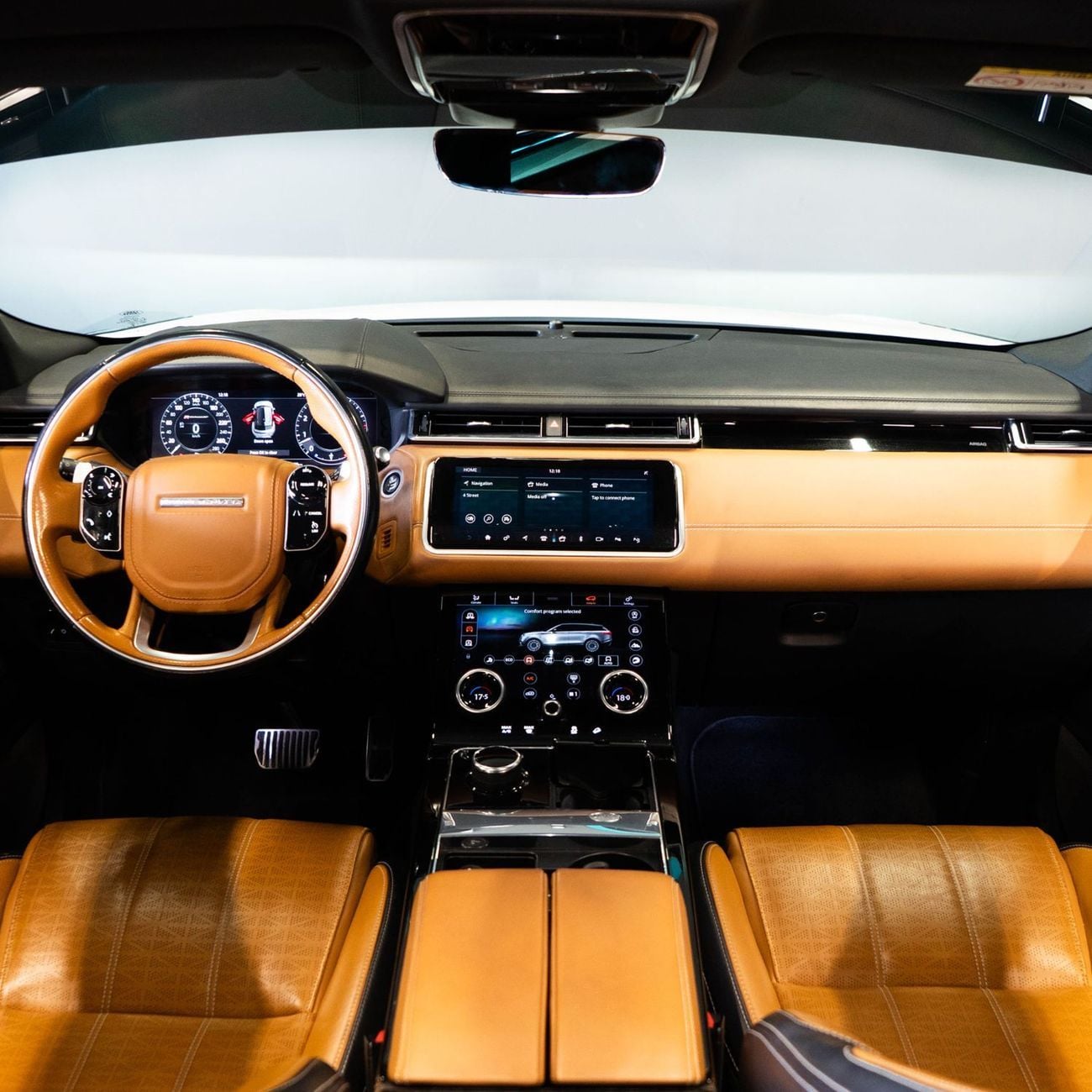 Land Rover Range Rover Velar P380 R-Dynamic SE 3.0L (375 HP) AED 2,565 pm • 0% Downpayment • Velar P380 HSE R-Dynamic • 1 Year Wa