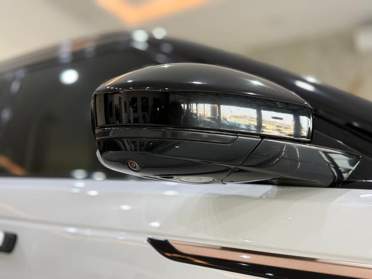 لاند روفر رينج روفر فيلار P300 R-Dynamic SE 2.0L