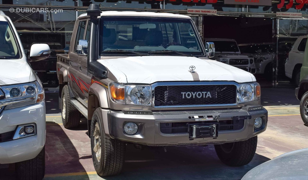 تويوتا لاند كروزر بيك آب Limited LX V6 4WD