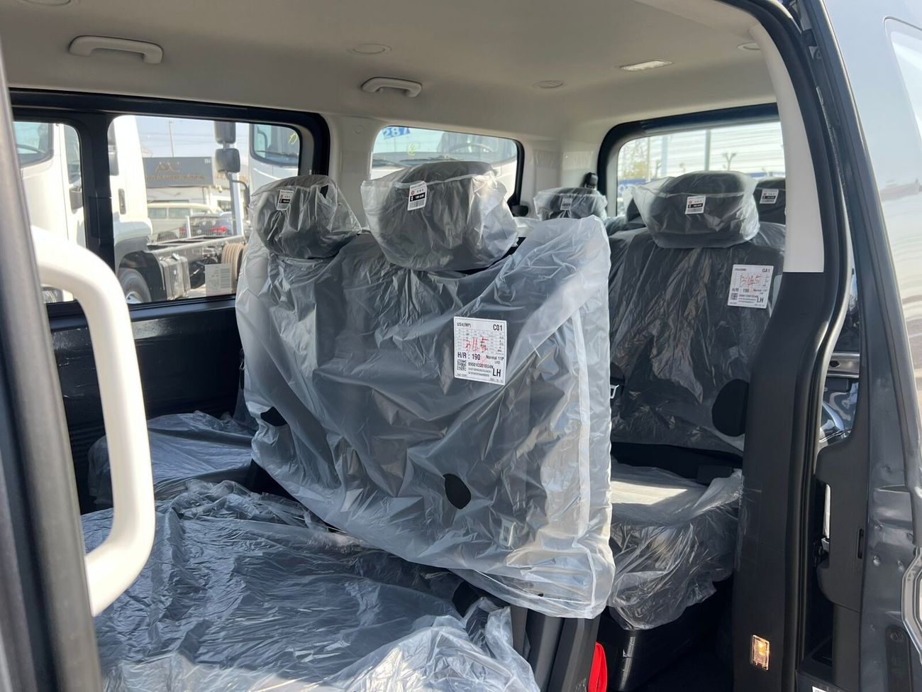 Hyundai Staria HYUNDAI STARIA 2.2 L 11 SEATS DIESEL 2025 (GCC SPECS) MANUAL